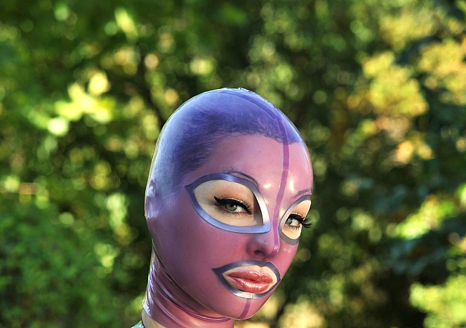 Latex Lucy Pool Foot Tease – Masked Beauty, Wet Soles and Sensual Leg Display